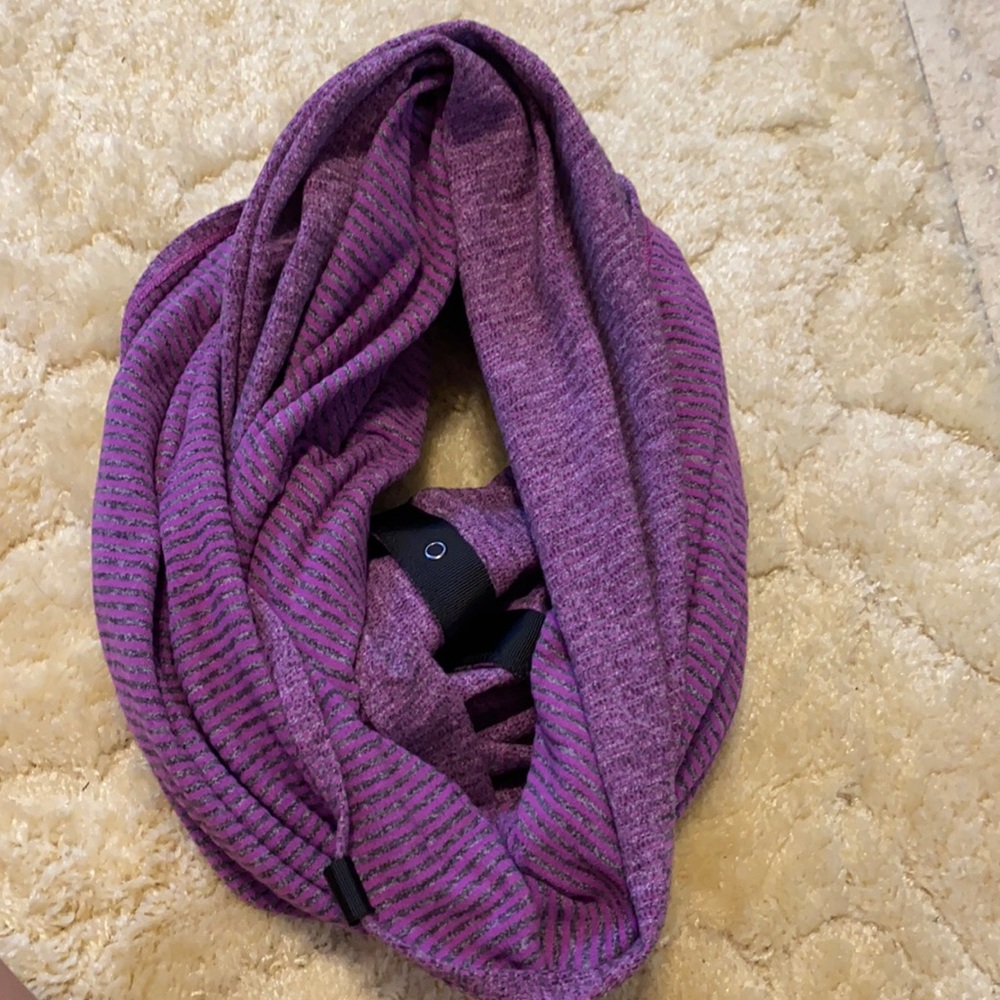 All Ease Reversible LuLu Lemon Infinity Scarf